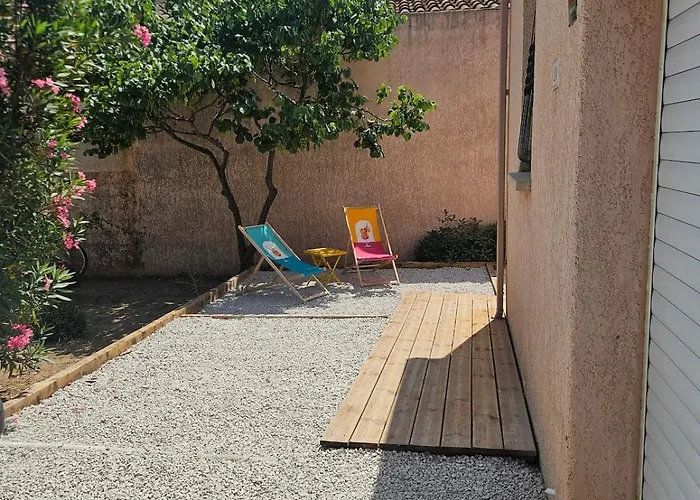 Maison Bleu Lavandin Grau D'agde Ferienhaus
